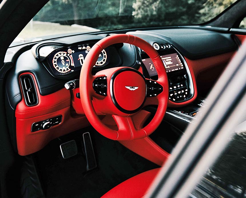 Aston Martin DB11 2022 - immagine 3